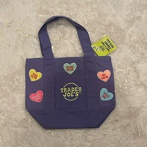 TRADER JOES CUSTOM TOTE VALENTINES DAY HEARTS PURPLE NEW NWT